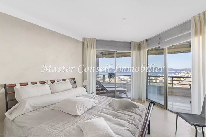 Image No.11-3 Bed Apartment for sale