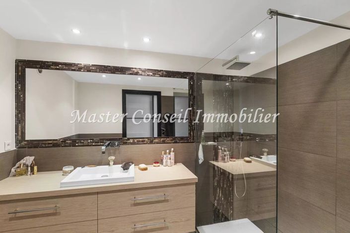 Image No.12-3 Bed Apartment for sale