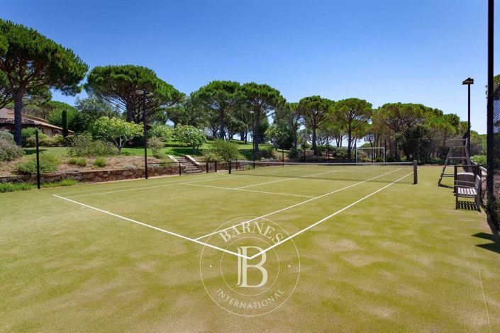 Image No.11-10 Bed House for sale