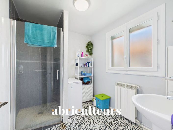 Image No.9-1 Bed Apartment for sale