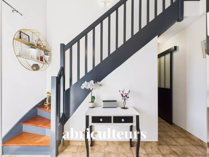 Image No.3-4 Bed House for sale