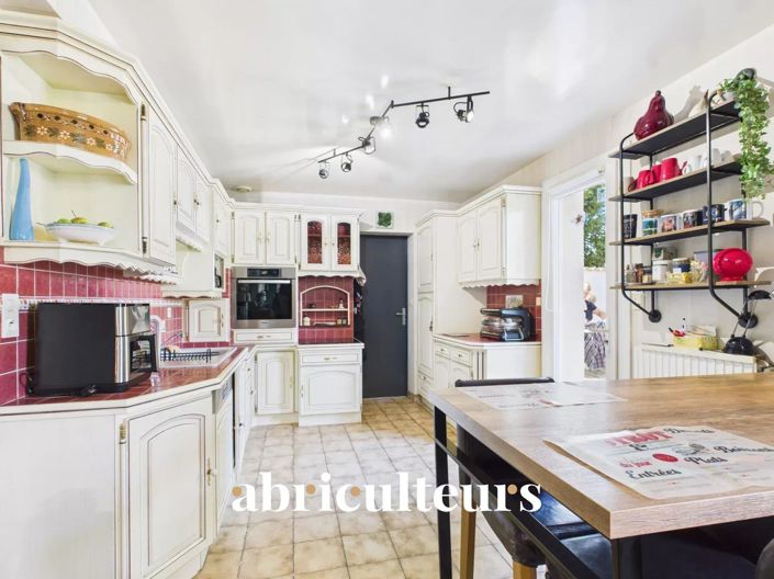 Image No.8-4 Bed House for sale