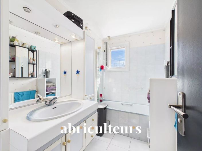 Image No.9-4 Bed House for sale