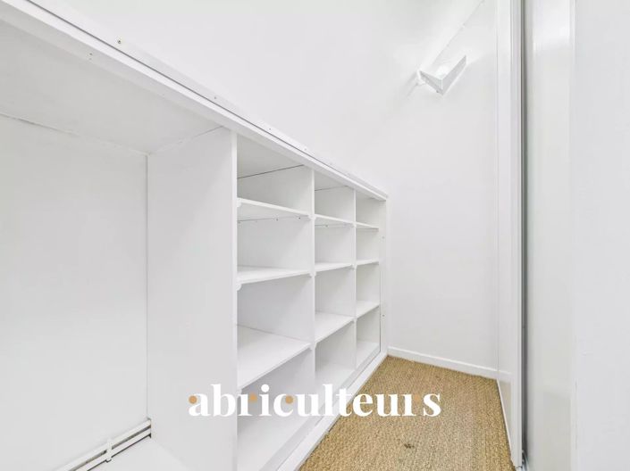 Image No.14-4 Bed House for sale