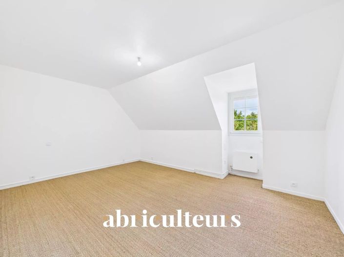 Image No.15-4 Bed House for sale