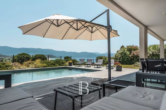 Image No.17-5 Bed House for sale