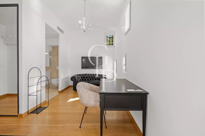 Image No.15-8 Bed House for sale