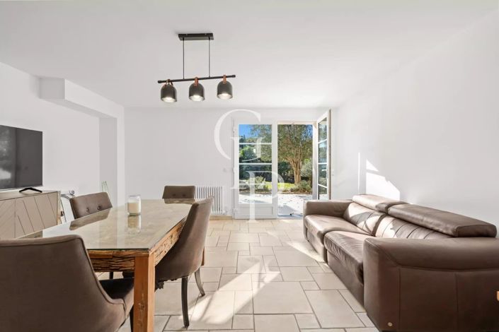 Image No.19-8 Bed House for sale