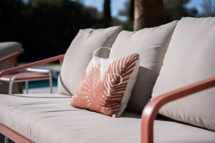 Image No.23-8 Bed House for sale