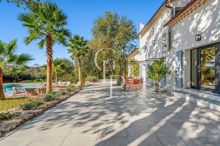 Image No.24-8 Bed House for sale