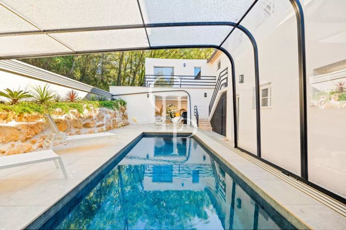 Image No.3-8 Bed House for sale