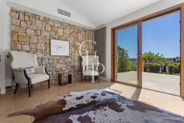 Image No.16-6 Bed House for sale