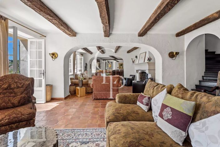 Image No.4-6 Bed House for sale