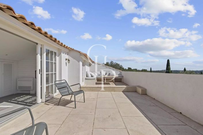 Image No.21-5 Bed House for sale