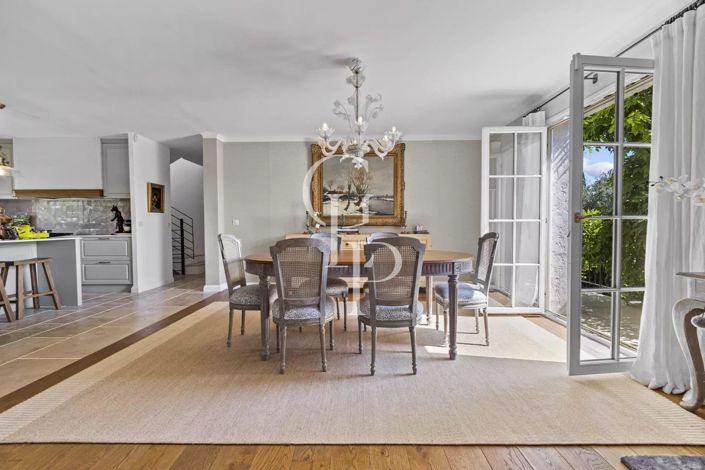 Image No.3-5 Bed House for sale