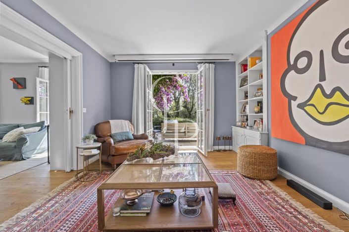 Image No.6-5 Bed House for sale