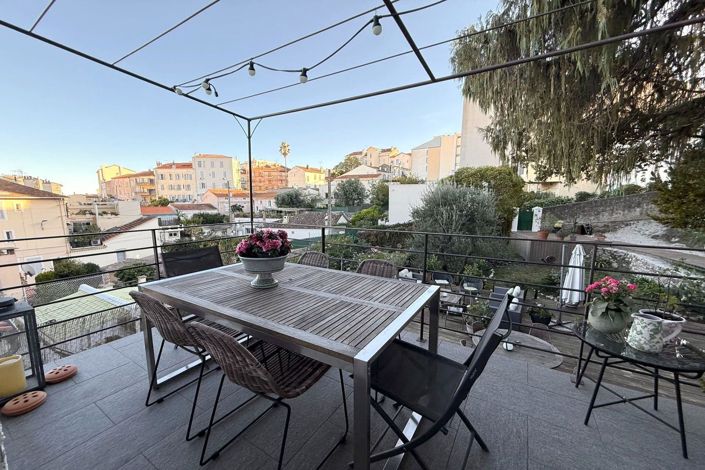 Image No.11-2 Bed House for sale