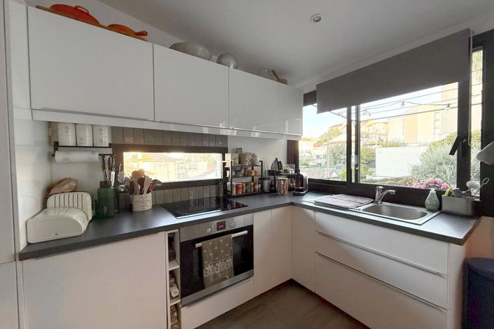 Image No.4-2 Bed House for sale