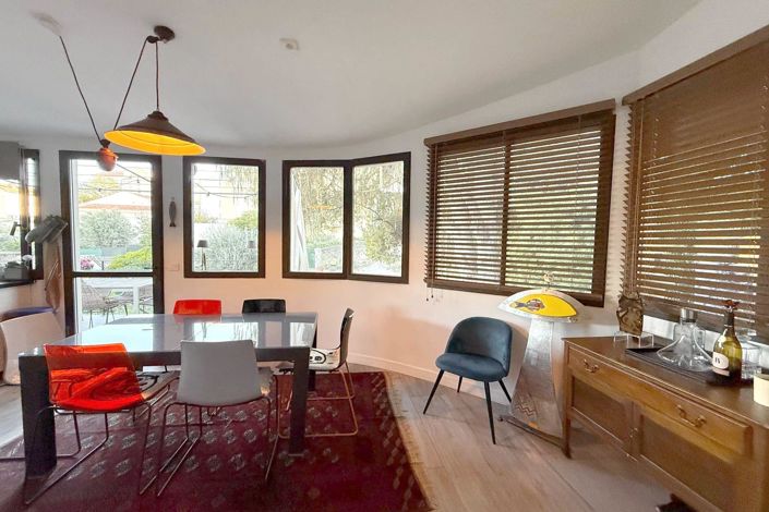 Image No.5-2 Bed House for sale