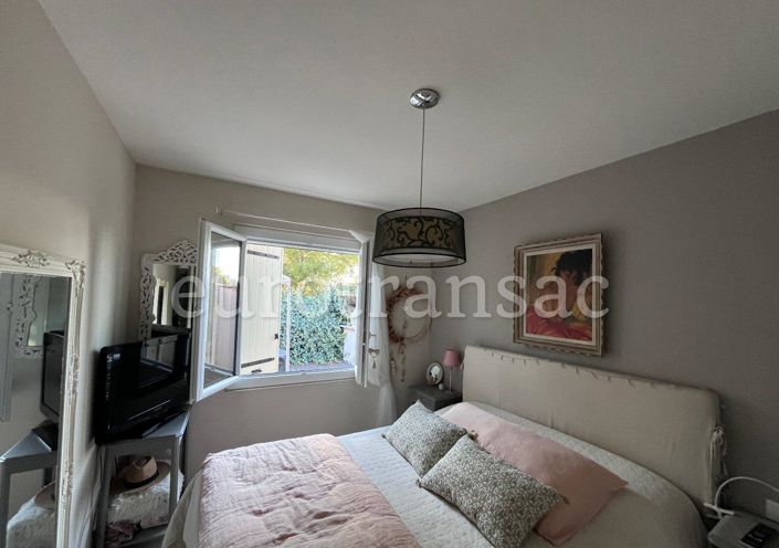 Image No.11-3 Bed House for sale