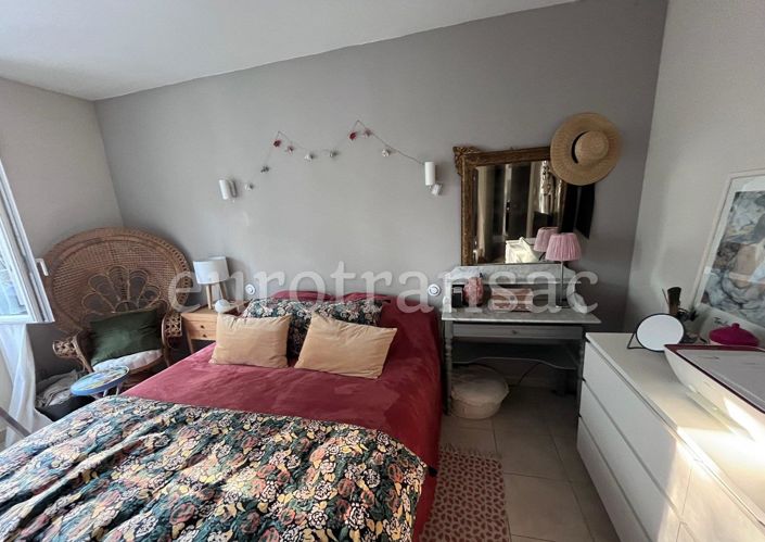 Image No.12-3 Bed House for sale