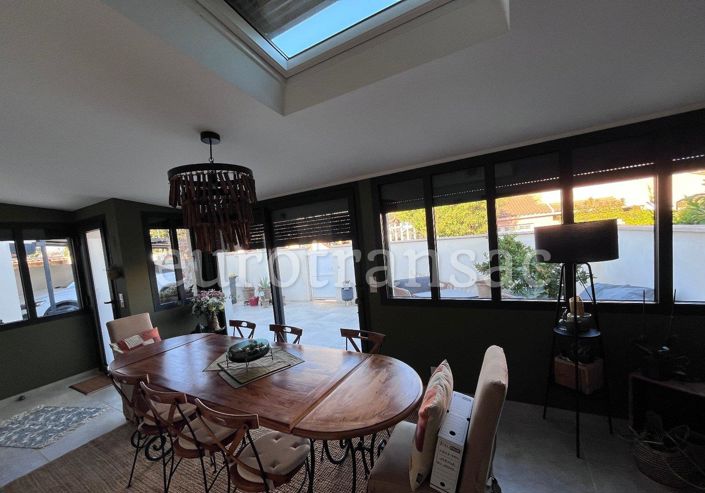 Image No.16-3 Bed House for sale