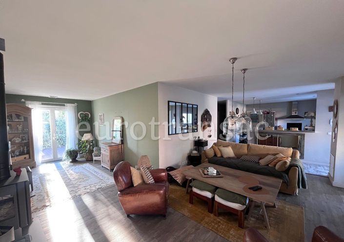 Image No.6-3 Bed House for sale