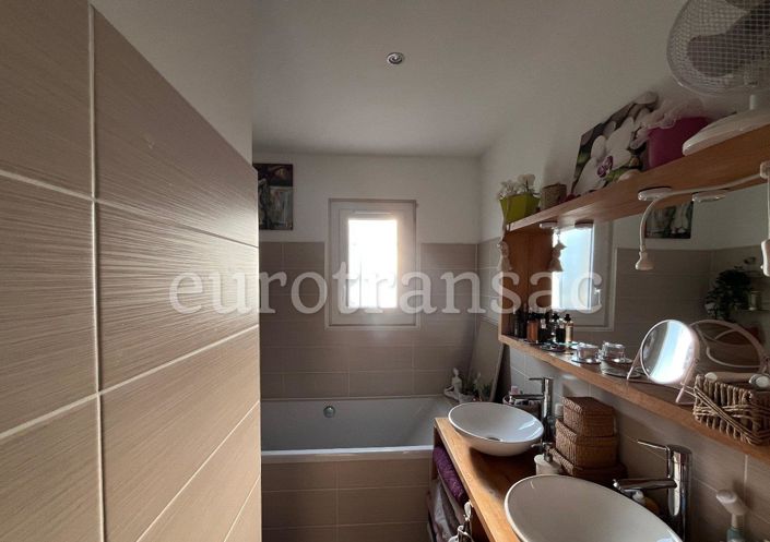 Image No.9-3 Bed House for sale