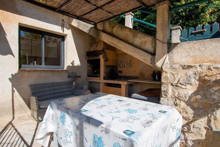 Image No.10-3 Bed House for sale