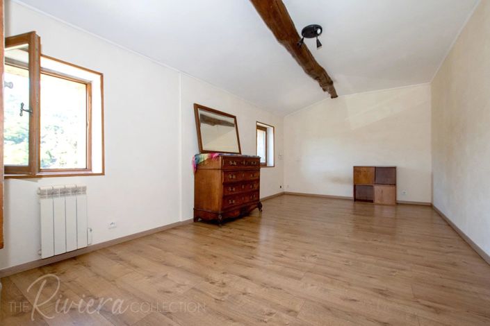 Image No.14-3 Bed House for sale