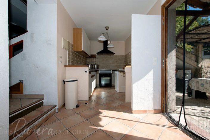 Image No.8-3 Bed House for sale