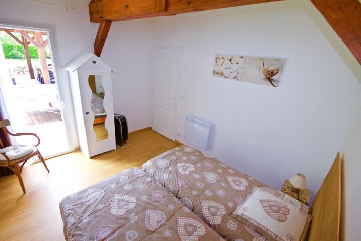 Image No.12-6 Bed House for sale