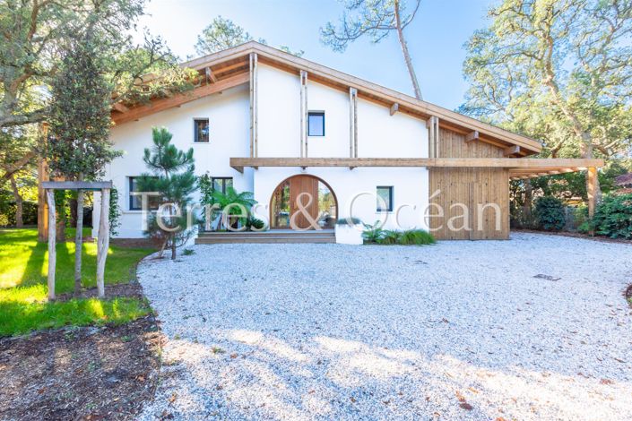 Image No.2-4 Bed House for sale