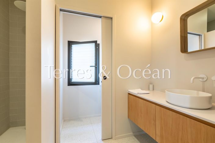 Image No.9-4 Bed House for sale