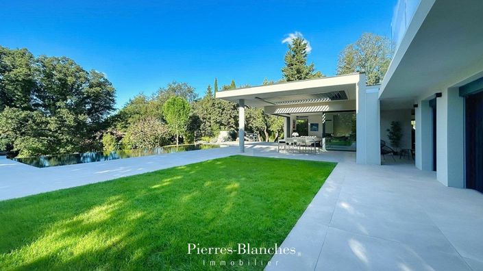 Image No.9-6 Bed House for sale