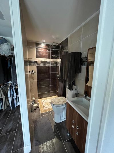 Image No.17-3 Bed House for sale