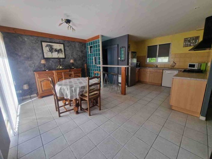 Image No.11-3 Bed House for sale