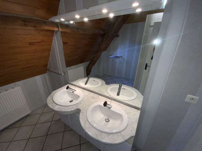 Image No.20-3 Bed House for sale