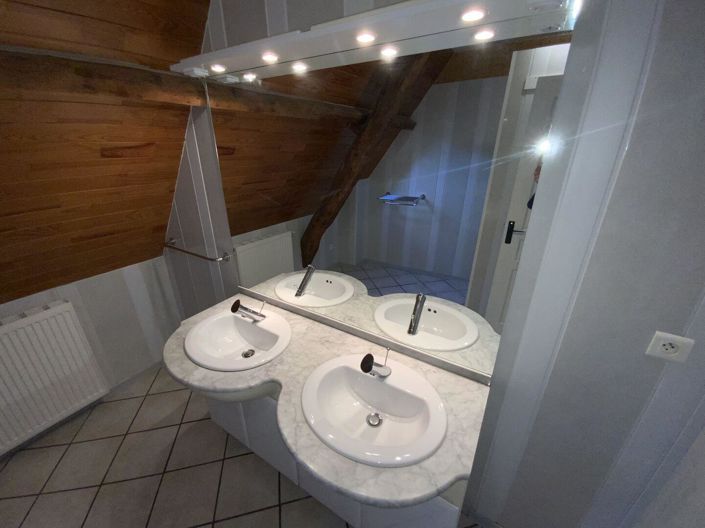 Image No.20-3 Bed House for sale