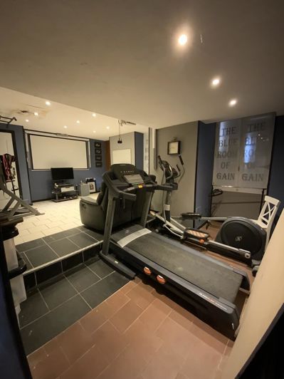 Image No.10-11 Bed House for sale