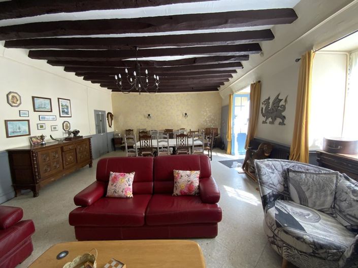 Image No.6-11 Bed House for sale