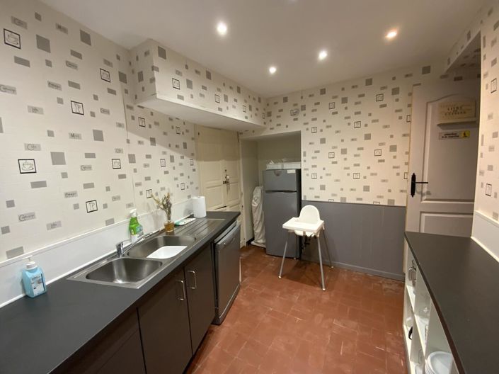 Image No.8-11 Bed House for sale