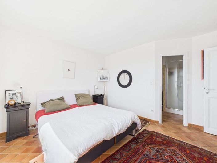 Image No.16-4 Bed House for sale