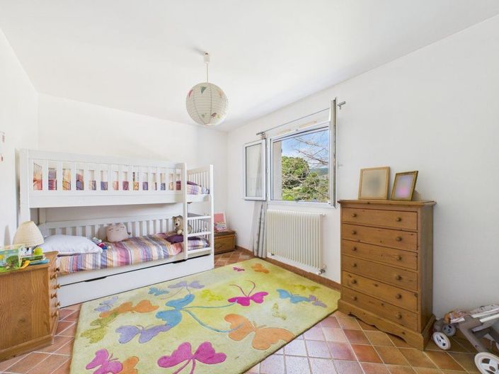 Image No.17-4 Bed House for sale