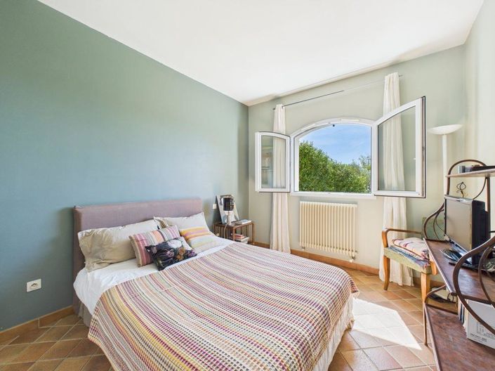 Image No.5-4 Bed House for sale