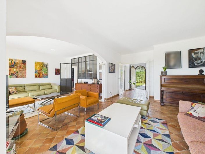 Image No.7-4 Bed House for sale