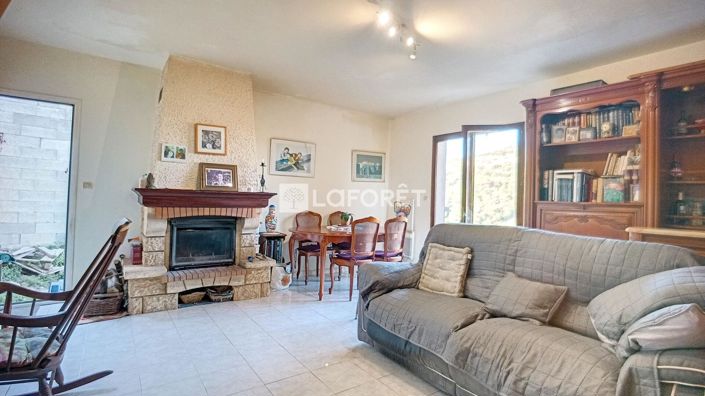 Image No.4-2 Bed House for sale