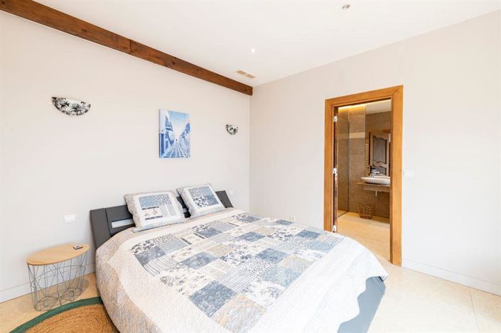 Image No.10-5 Bed House for sale