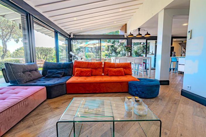 Image No.11-8 Bed House for sale