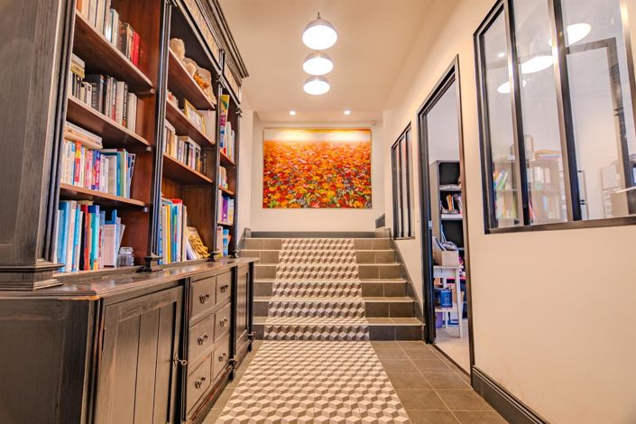 Image No.18-8 Bed House for sale